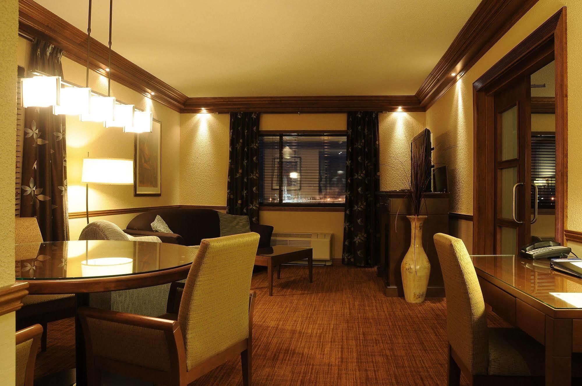 Hotel Le Montagnais Chicoutimi المظهر الخارجي الصورة